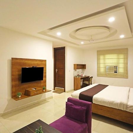 ניו דלהי Hotel Urban Luxury מראה חיצוני תמונה