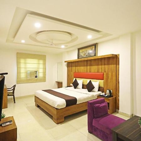 ניו דלהי Hotel Urban Luxury מראה חיצוני תמונה