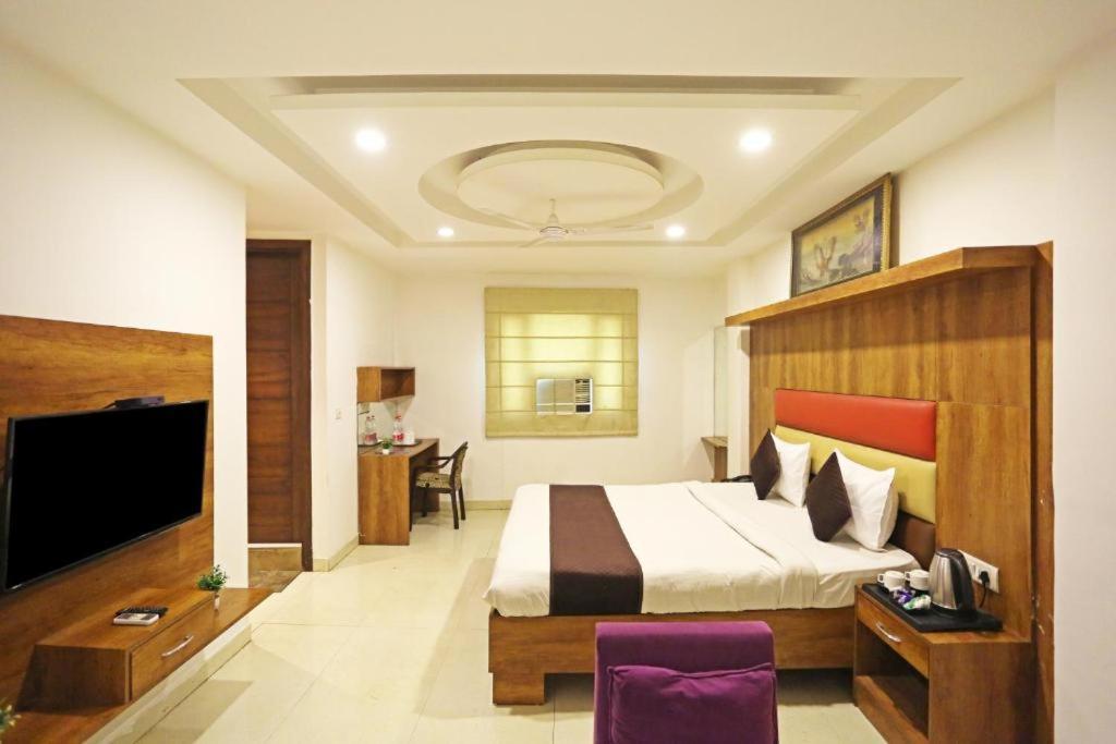 ניו דלהי Hotel Urban Luxury מראה חיצוני תמונה