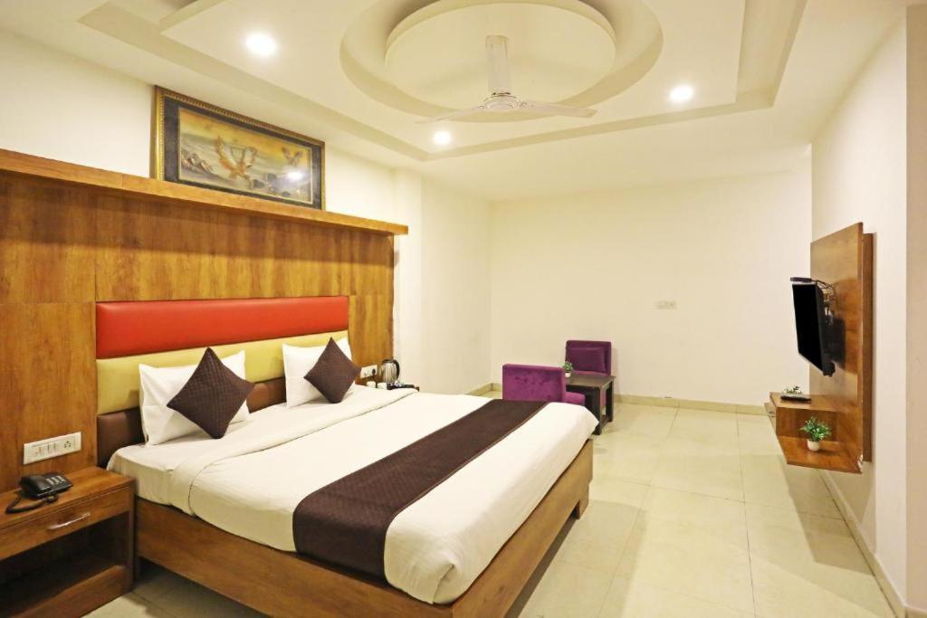 ניו דלהי Hotel Urban Luxury מראה חיצוני תמונה